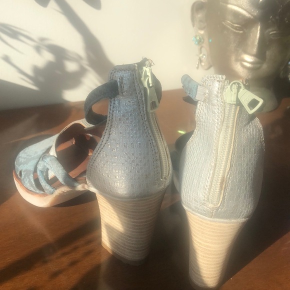 Mjus beautiful heals - Picture 3 of 4